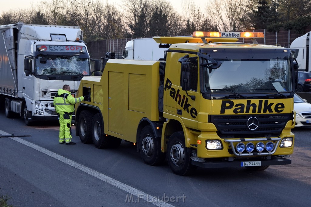 VU LKW A 4 Rich Aachen hinter Rodenkirchener Bruecke P09.JPG - Miklos Laubert